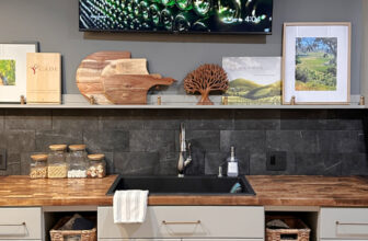 How To Make a DIY Wood Decorative Riser for Displays | Thrifty Decor Chick